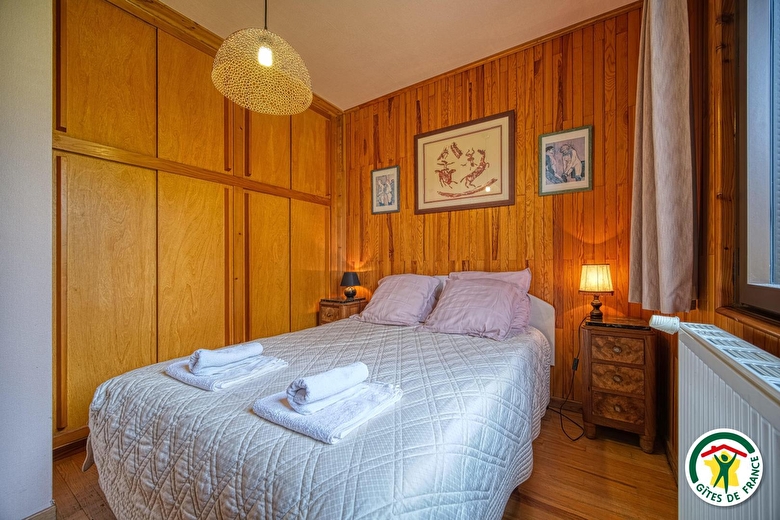 Chambre 2 du rez-de-chaussée (1x140)