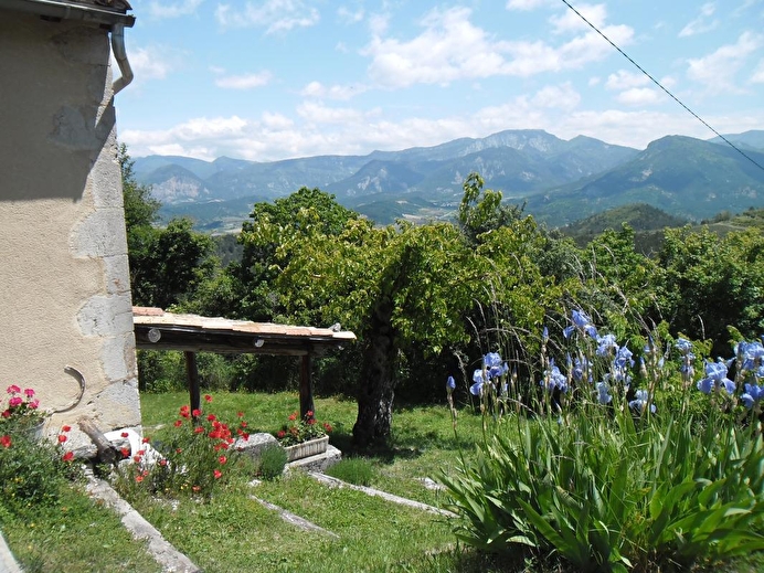 Vue de la terrasse sur la vallée Dioise