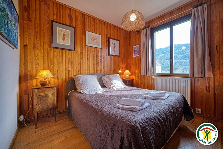 Chambre 1 du rez-de-chaussée (1x160)