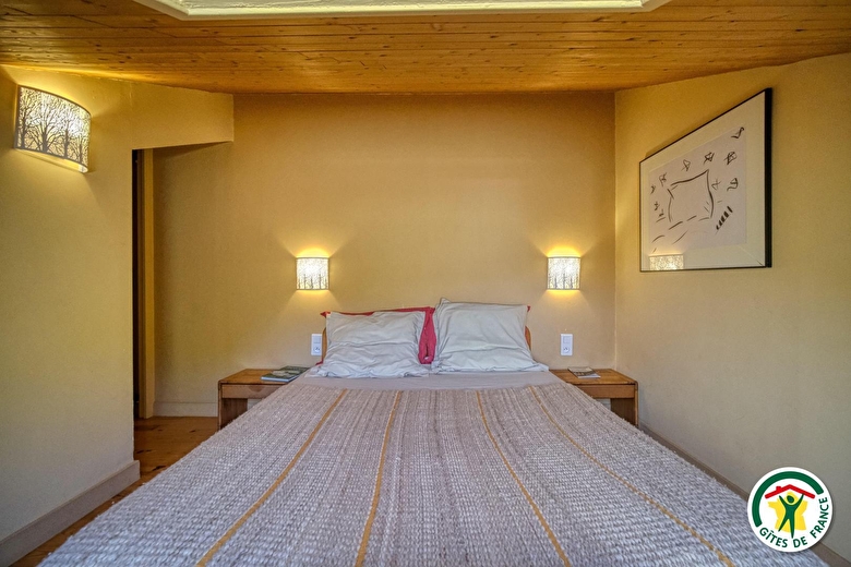 La chambre : lit 1x140
