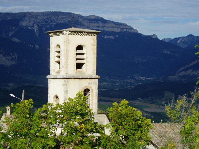 Le clocher du haut du village