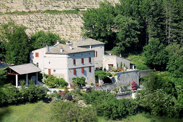 Le domaine des moutiers dans son nid de verdure