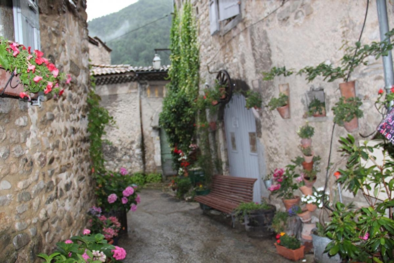 Village botanique de Chatillon en Diois (10 km du gite)