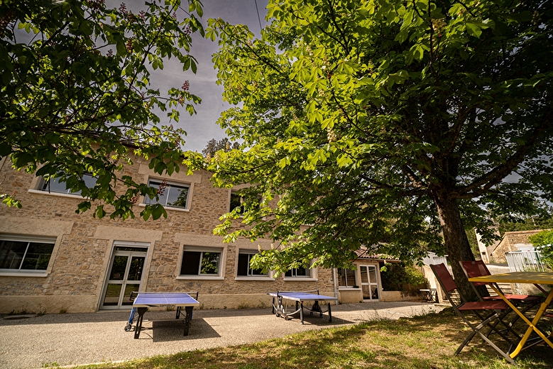 Tables de ping-pong en extérieur