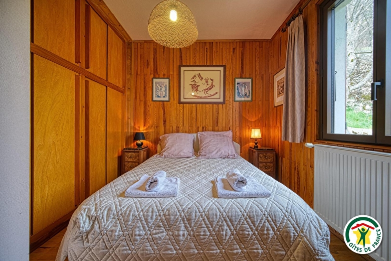 Chambre 2 du rez-de-chaussée (1x140)