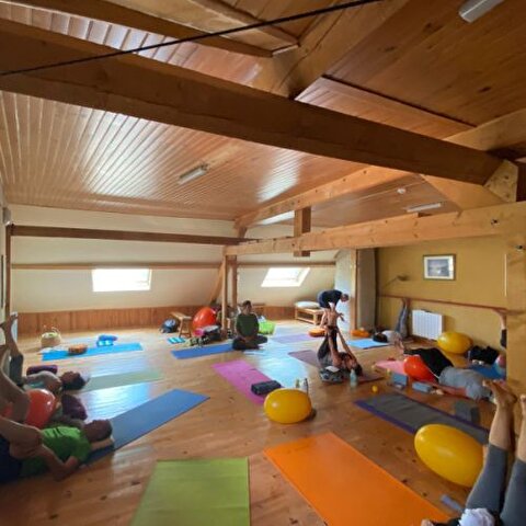 Stages Yoga,