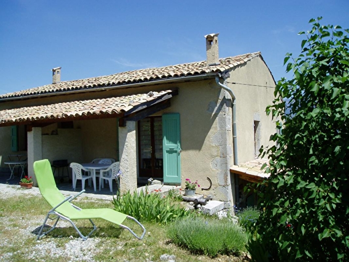 Terrasse plein sud gîte La Pousterle