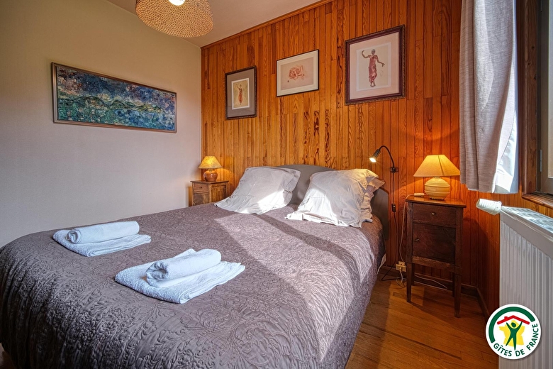 Chambre 1 du rez-de-chaussée (1x160)