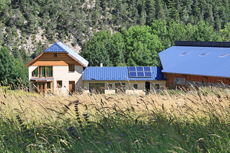 Ferme de l'extérieur