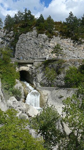 Claps de Luc et Saut de la Drôme