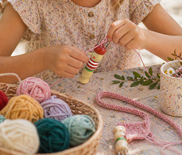 Activité créative et manuelle - PETITS OBJETS EN TRICOTIN