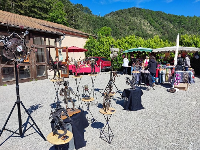 Vide-grenier et Marché d'Artisans Détourneurs