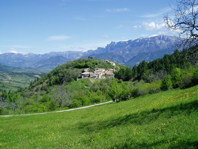 Le village de Jansac au printemps