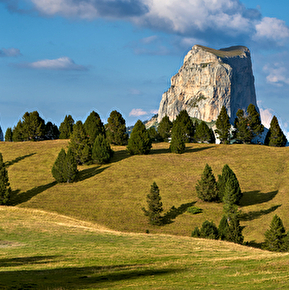 Le Mont Aiguille depuis les hauts-plateaux du Vercors