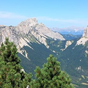 Hiking trip in the Southern Vercors with Christophe Pelet