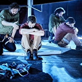 Théâtre - Une Ombre vorace