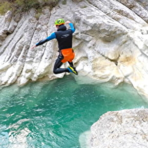 Canyoning avec la Base de Loisirs Drôme Aventure
