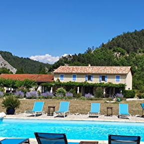 Vue extérieure avec pisicine