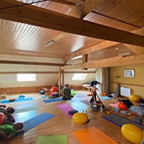 Stages Yoga,