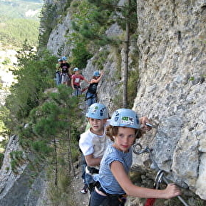 Via Ferrata avec la Base de Loisirs Drôme Aventure
