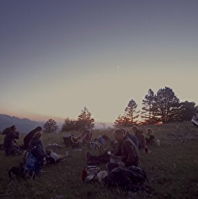 Groupe au crépuscule
