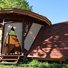Bivouac Cabin at the Écureuils campsite