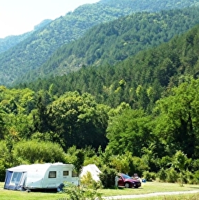 Aire Naturelle de Camping Domaine du Mûrier